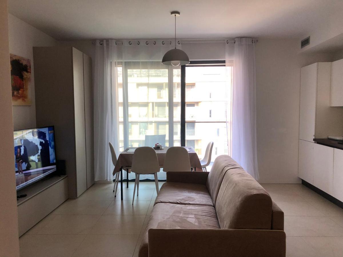 Apartament Loft With Terrace In Uptown Milan Near Rho Fiera Pero Zewnętrze zdjęcie